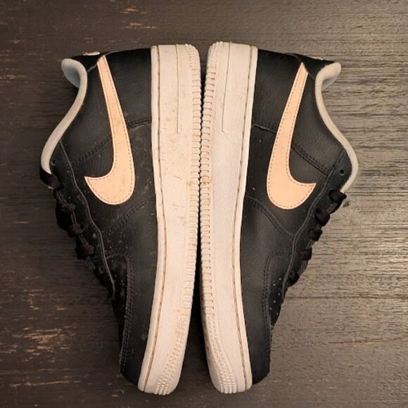 NIKE Air Force 1 Worldwide LV8 Boys Sneakers in Black/Crimson Tint - Picture 6 of 9